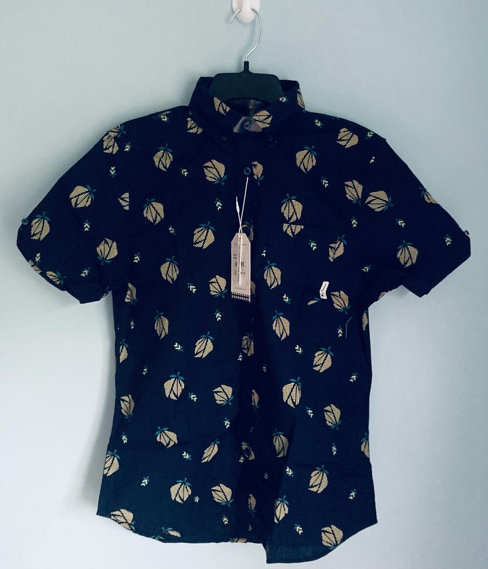 Ben Sherman Button Down Short Sleeve Shirt Small Classic Fit Banana Vacation